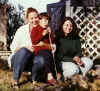 Andrea, Andrew&Dara.jpg (85352 bytes)